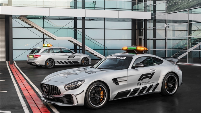 Mercedes-AMG GT R and C-Class Estate F1 Safety Cars 2018 4K
