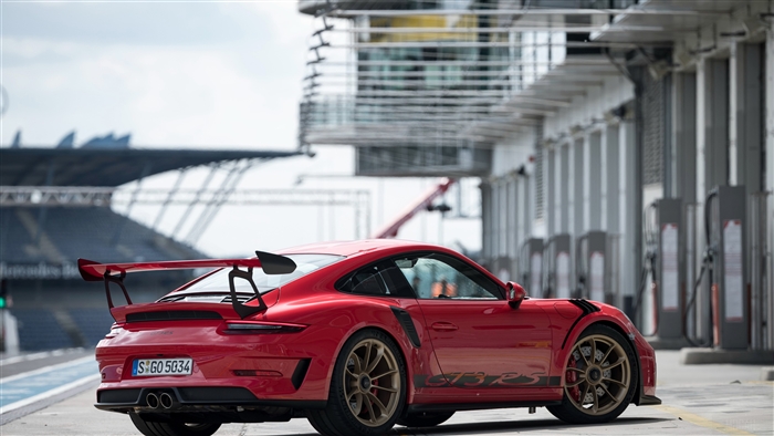 Red Porsche 911 GT3 RS 4K