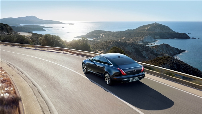 Jaguar XJ50 LWB 2018 Rear