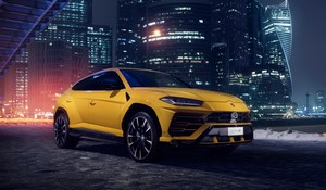 Yellow Lamborghini Urus 4K