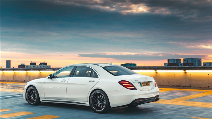 White 2018 Mercedes AMG S63 4K