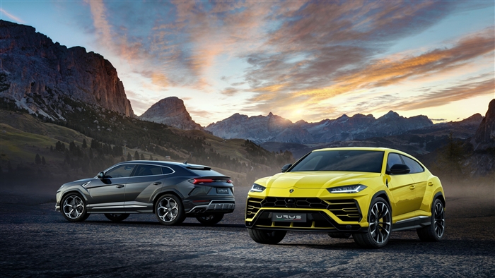 Lamborghini Urus SUVs in Mountains 4K