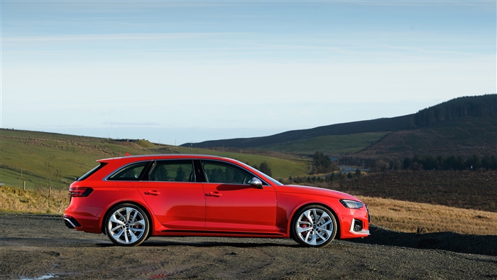 Red 2018 Audi RS 4 Avant 4K