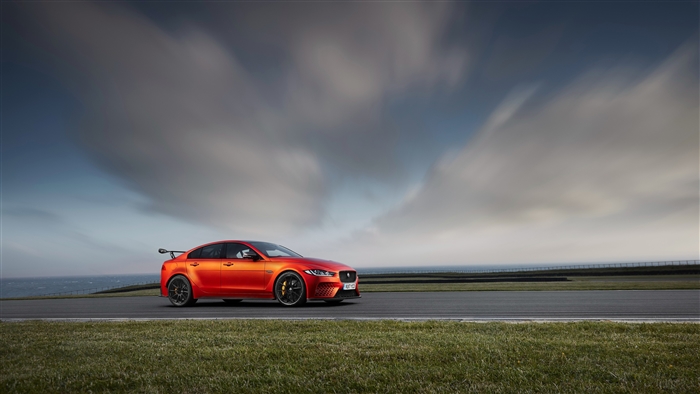 Jaguar XE SV Project 8 2018