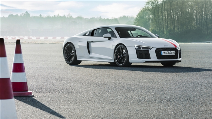 White Audi R8 V10 RWS 2017 4K