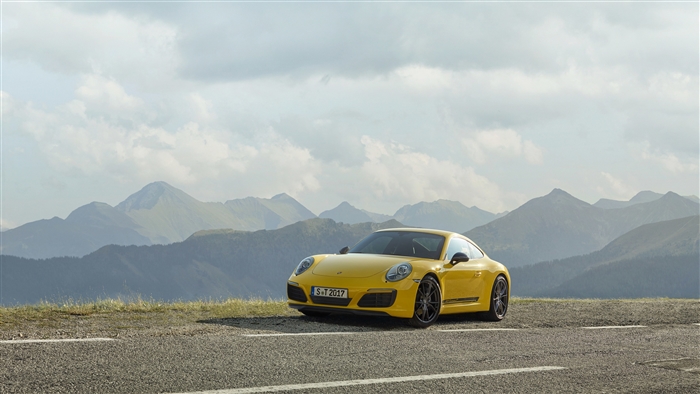 Yellow Porsche 911 Carrera T Coupe 2018 4K