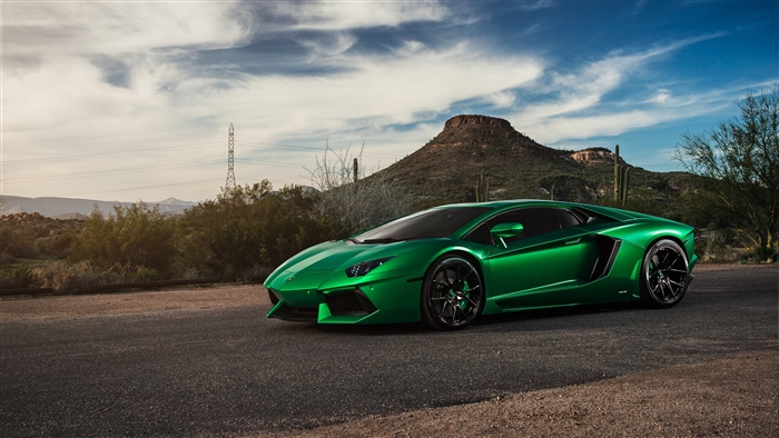 Green Lamborghini Aventador 4K