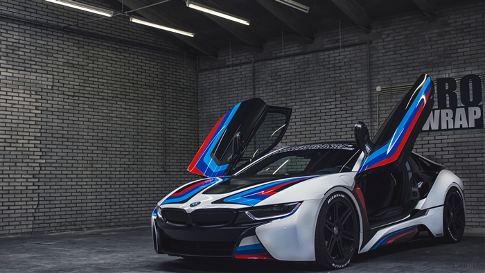BMW i8 with M stripes 4K