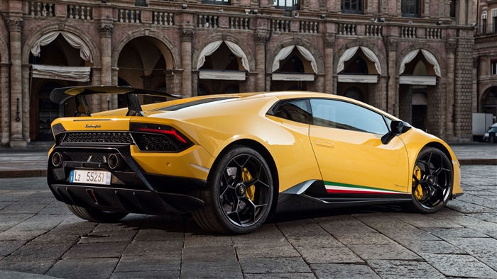 Yellow Lamborghini Huracan Performante 4K