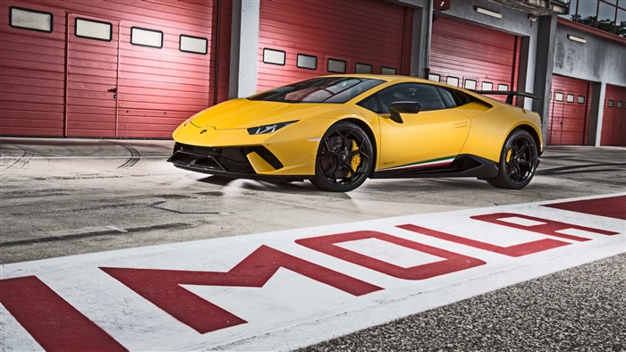 Yellow Lamborghini Huracan Performante 4K