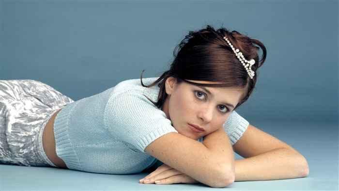 Anna Friel
