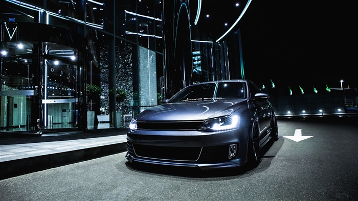 Silver Volkswagen Jetta 4K