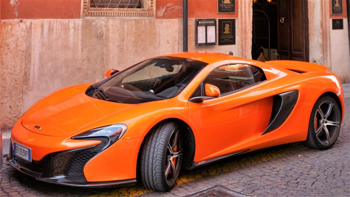 Orange McLaren 650S Spider 4K