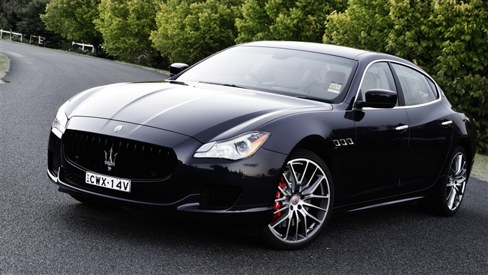 Black Maserati Quattroporte GTS 4K