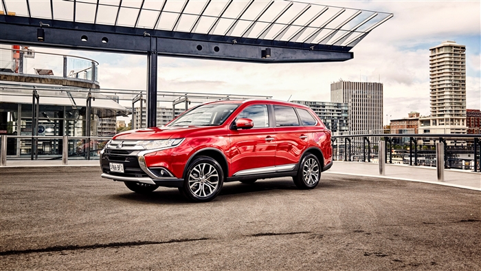 Red Mitsubishi Outlander AU-spec side view 4K