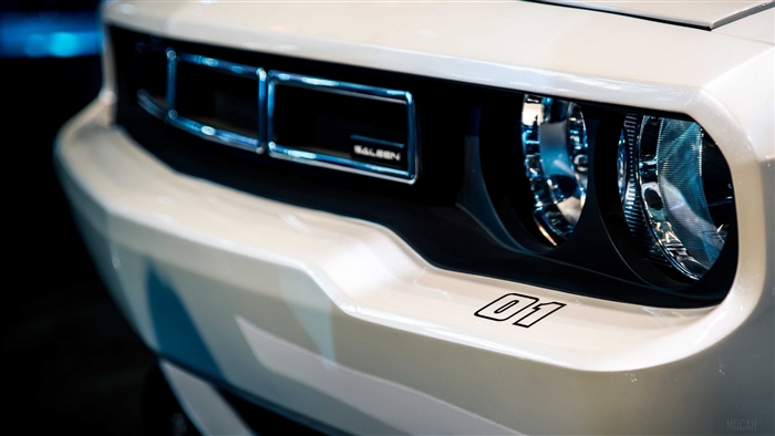 White Saleen car headlight 4K
