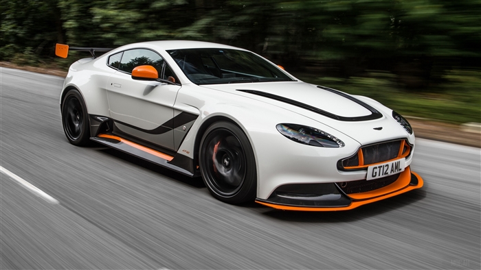 White Aston Martin Vantage GT12 AML 4K
