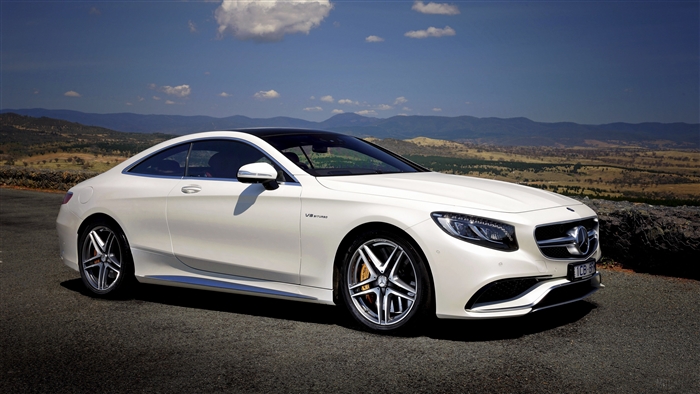 White Mercedes-Benz S 63 AMG Coupe 4K