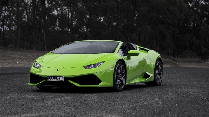 Green Lamborghini Huracan LP610-4 Convertible