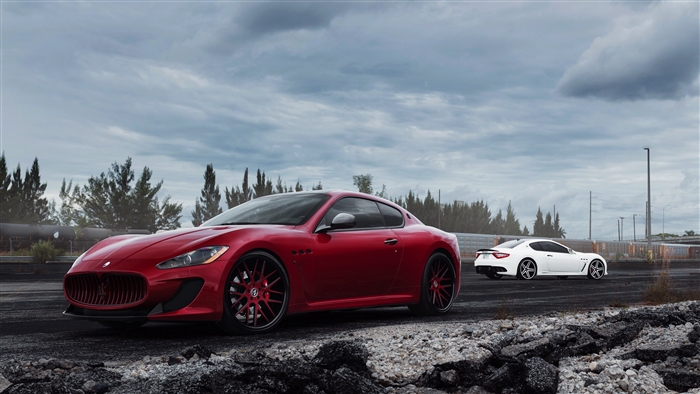 Red and white Maserati Granturismo MC 4K