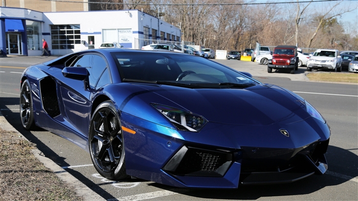 Blue Lamborghini Aventador 4K