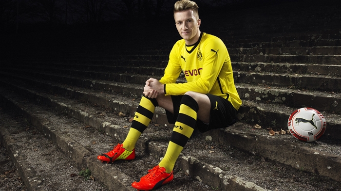Marco Reus in Borussia Dortmund uniform 4K