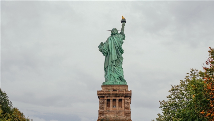 Statue of Liberty in New York 4K