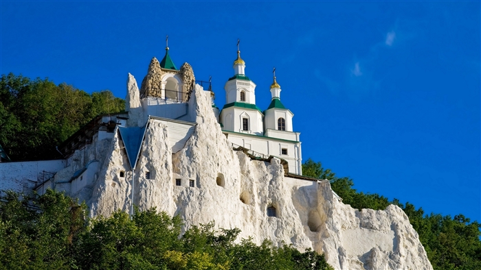 Svyatogorskaya Lavra monastery in Ukraine 4K