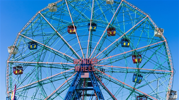 Wonder Wheel Ferris Wheel Attraction