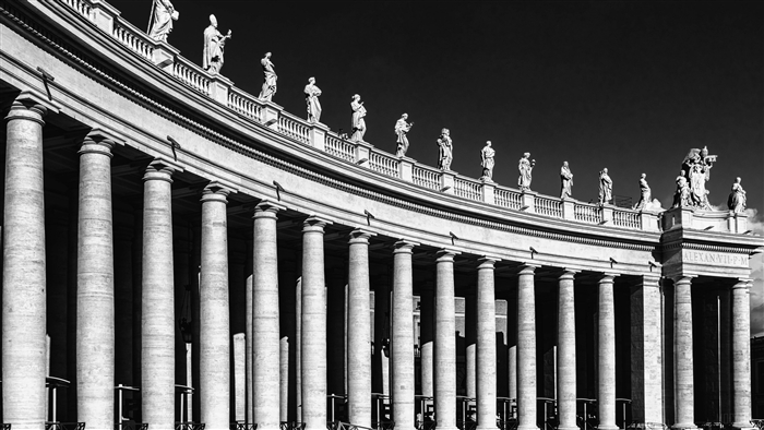 St. Peter's Square Colonnade with Statues, Rome 4K
