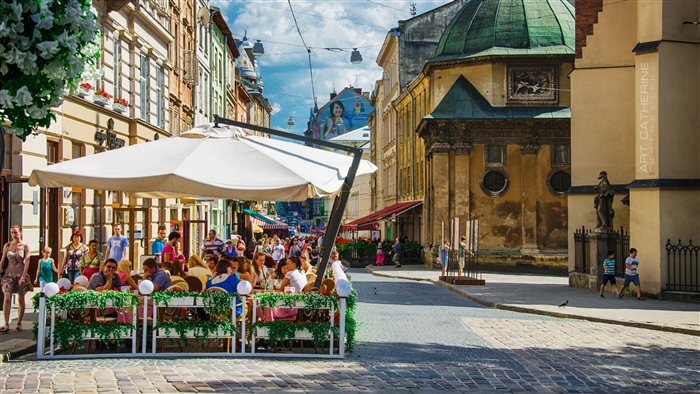 Street cafe in Lviv, Ukraine