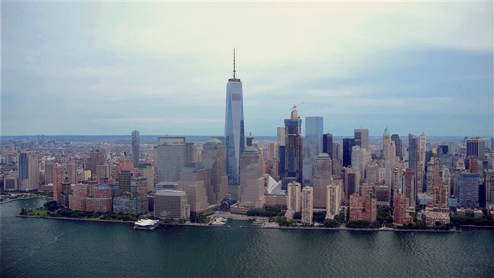 New York City skyline with One World Trade Center 4K