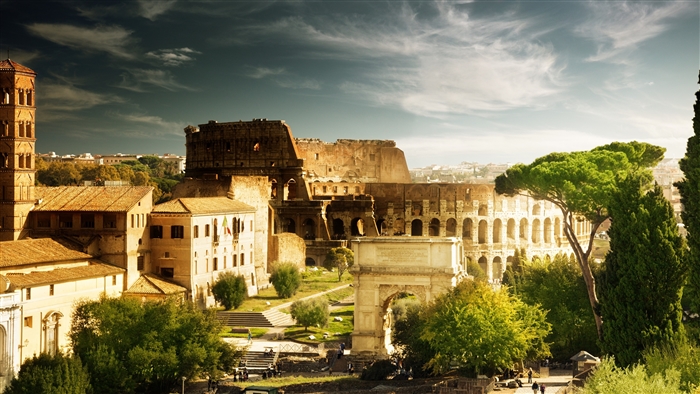 Colosseum and Arch of Constantine in Rome, Italy 4K
