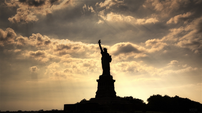 Statue of Liberty in New York 4K