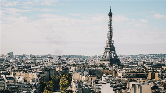 Eiffel Tower and Paris cityscape 4K