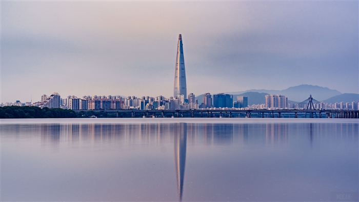 Seoul skyline with Lotte World Tower and Han River 4K