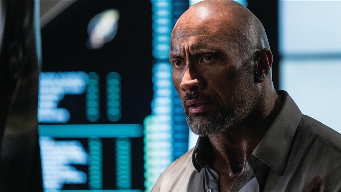 Dwayne Johnson in Skyscraper 4K