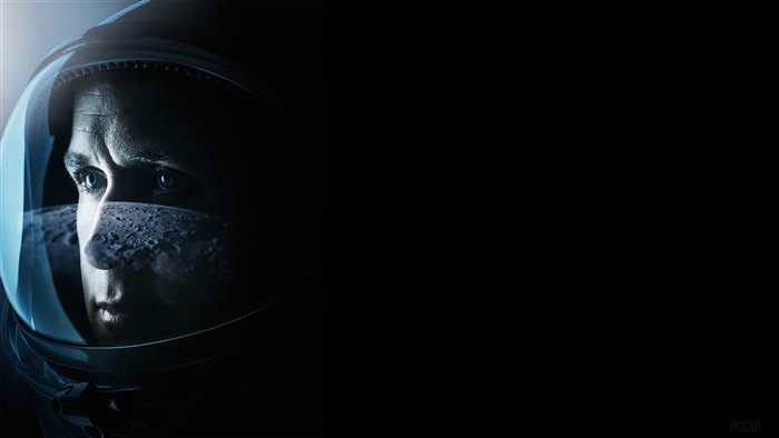 Ryan Gosling as Neil Armstrong in First Man 4K