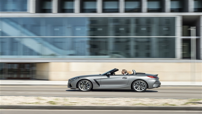 BMW 2019 Z4 sDrive Convertible 4K
