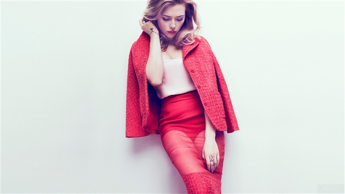 Scarlett Johansson in red outfit 4K