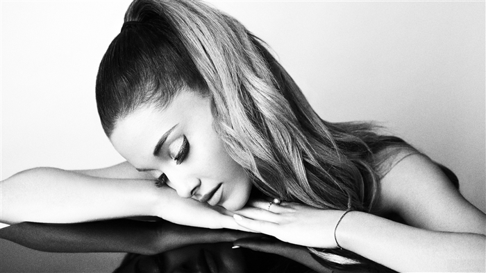 Ariana Grande 2017