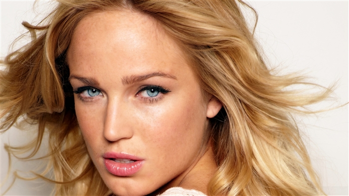 Caity Lotz 4K