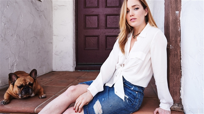 Caity Lotz 4K