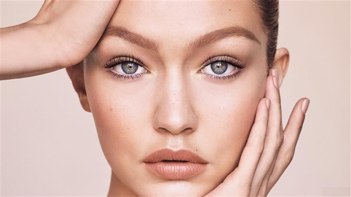 Gigi Hadid Maybelline 2018