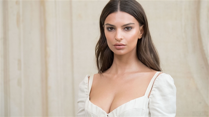 Emily Ratajkowski 2018
