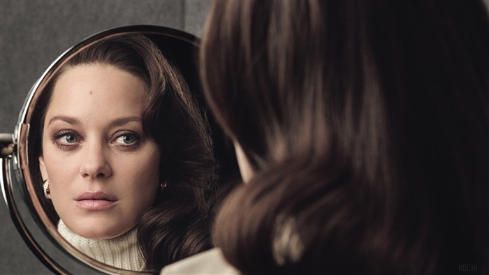 Marion Cotillard looking in a mirror 4K