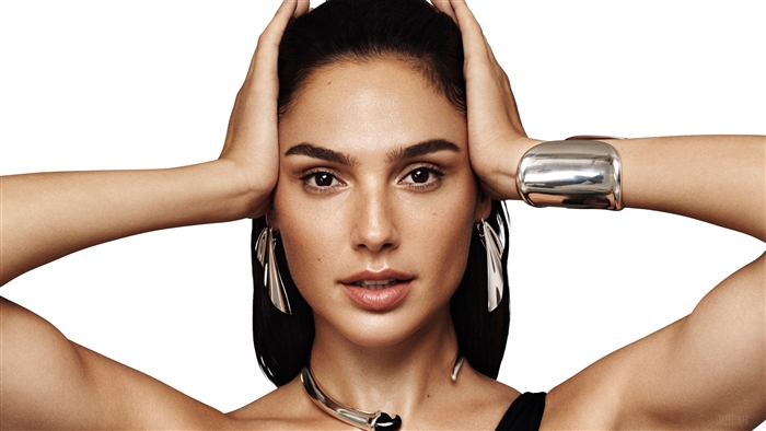 Gal Gadot Elle Magazine 2018