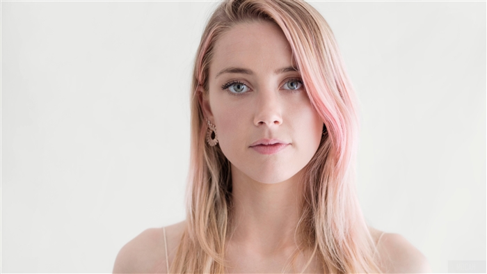 Amber Heard with Pink Hairs 4K