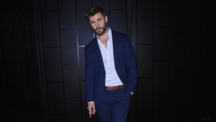 Chris Hemsworth in Hugo Boss suit