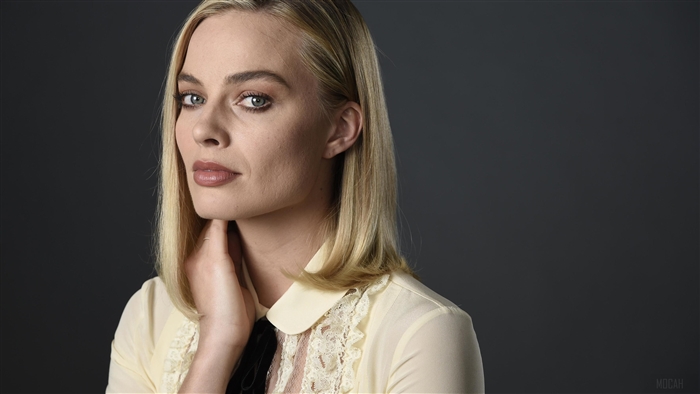 Margot Robbie Portrait